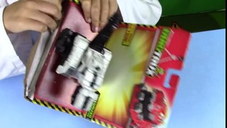 Dino Trucks Toys! DinoTrux D-Structs UNBOXING and play