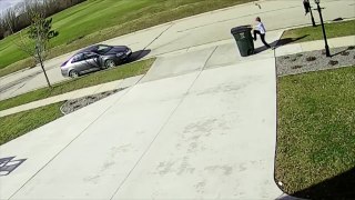 Funny clip | little kid tries to win over a big garbage can!