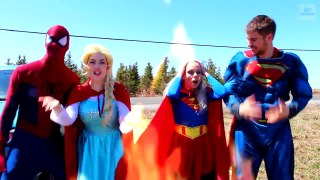 Frozen Elsa Flies! - Spiderman, Pink Spidergirl, Doctor & Joker Prank! Superhero Fun