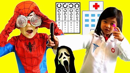 Little Super Heroes Doctor Spiderman Let s go to Optician
