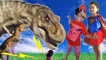 Little Heroes Power Ranger Supergirl vs Dinosaur
