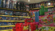 D!CI TV : Hautes-Alpes : le magasin de Lego de Gap, à pied d'oeuvre pour Noël