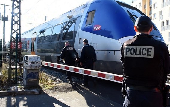 Flash Info 23-11-2016 L'agression de trop à la SNCF le coup de gueule des cheminots