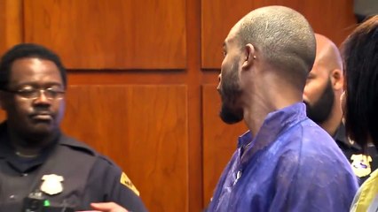 Un père saute à la gorge du meurtrier de sa fille au tribunal - vidéo Dailymotion