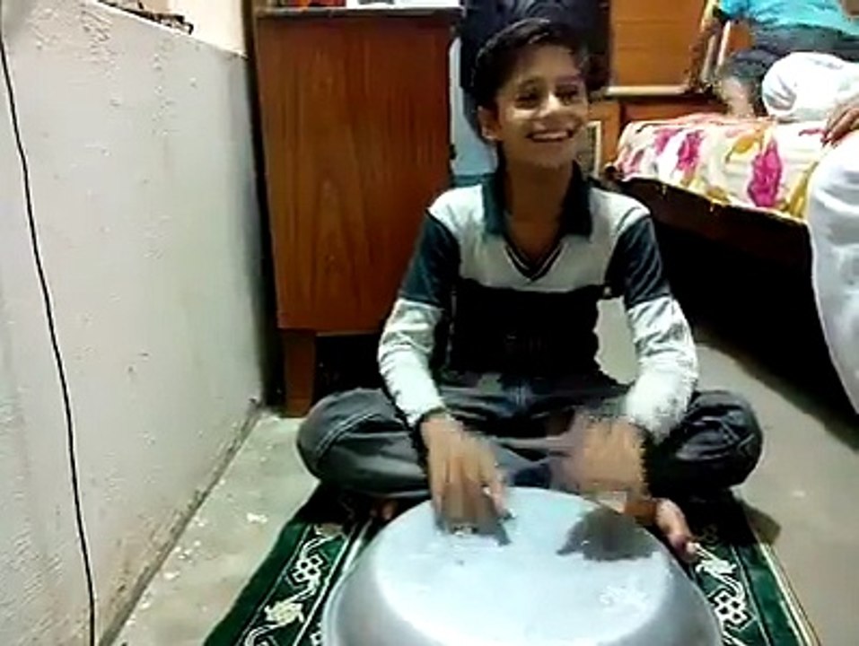 Tumhein Diilagi Bhol Jani Puray Gi by A cute Little boy