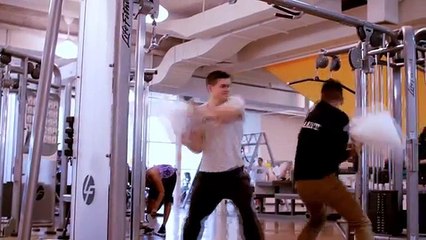 PILLOW FIGHT PRANK! (eMP3z.com)(2)