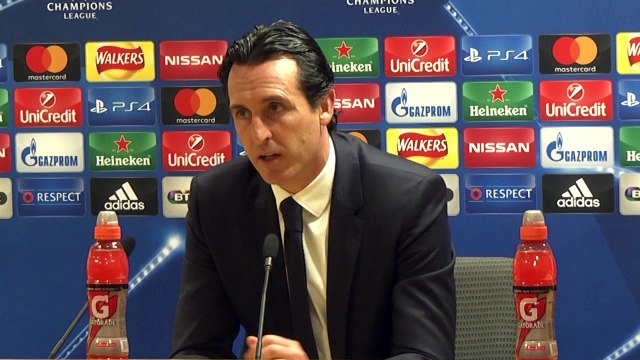 PSG : Unai Emery défend Krychowiak