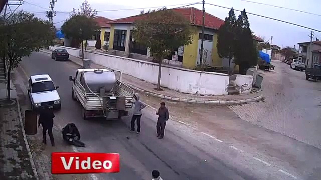 7 yaşındaki çocuk kamyonetin altından sağ çıktı İhlas Haber