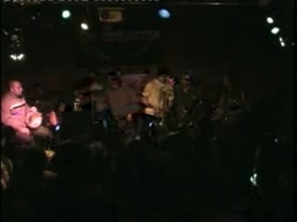 natty roots featuring amazigh kateb- War