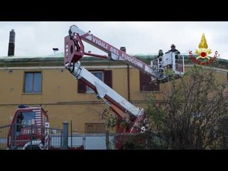 Savelli (PG) - Terremoto. Copertura tetto (23.11.16)