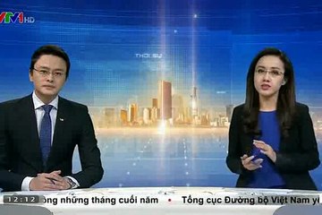 BTV Hoài Anh bật cười đồng nghiệp khi đang dẫn thời sự trực tiếp