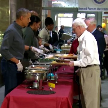 WATCH: Pres. Obama and the First Family served Thanksgiving meals today to Armed Forces Retirement Home residents in Washington, DC.