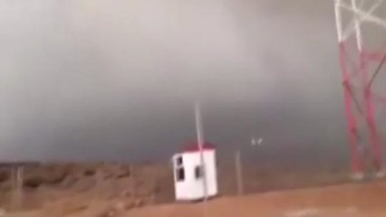 Az daha yıldırım çarpıyordu