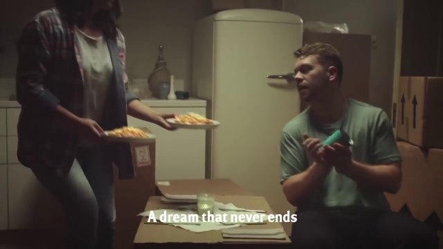 Cette pub Heinz interdite en Grande Bretagne car trop dangereuse... Les gens se coupaient les doigts sur les boites