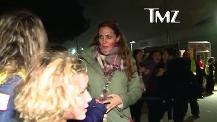 Justin Bieber met un coup de poing à un fan