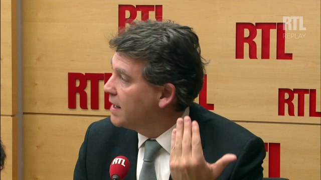 Montebourg invite Macron à exposer son programme à la primaire socialiste