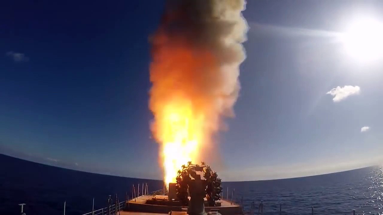 Пуски и поражение крылатыми ракетами комплексов «Калибр» и «Бастион» объектов в Сирии