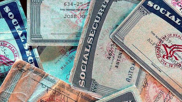 U.S. Navy leaks private data for 130,000 sailors