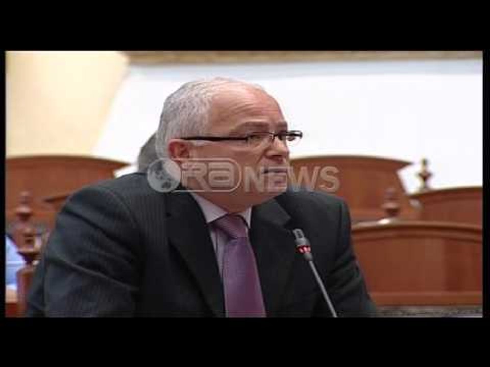 Ora News – Opozita largohet nga salla e Kuvendit