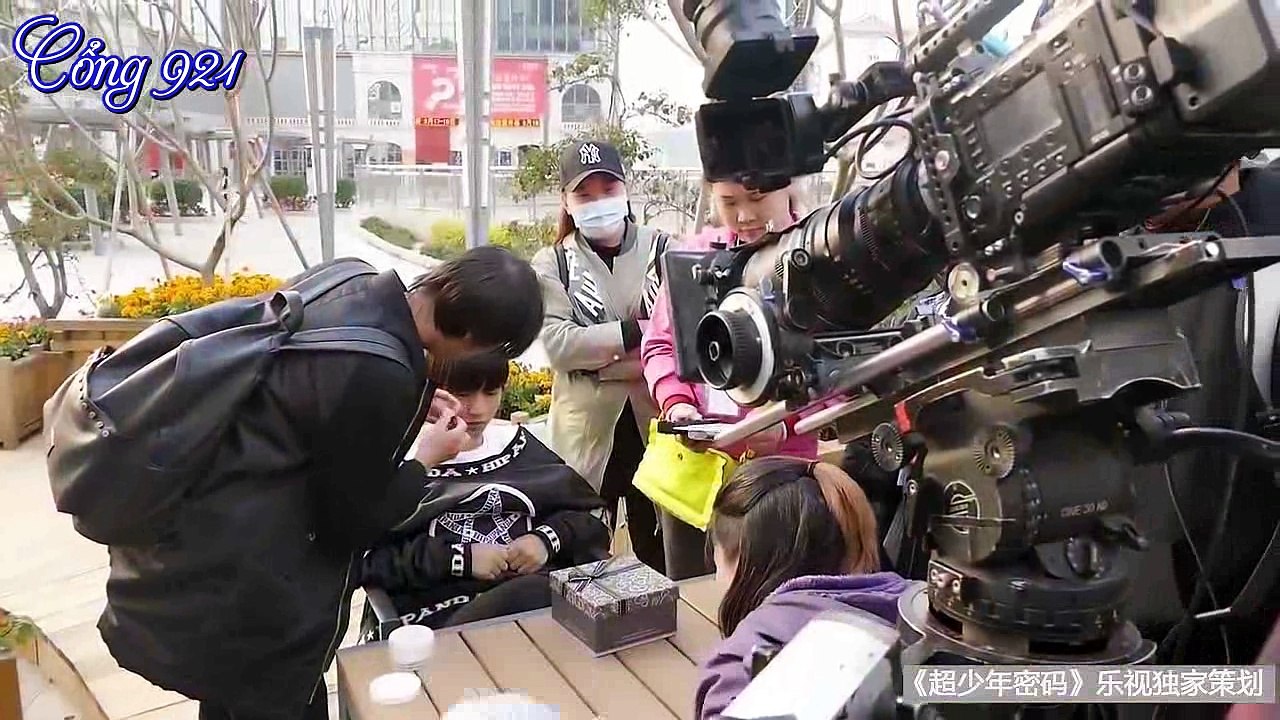 [Cổng 921][Vietsub] Khải Mèo là chúa hài hước =))) - Hậu trường MMSTN part 18