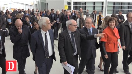 Des étudiants interpellent les élus pendant l'inauguration du campus Jean-Jaurès