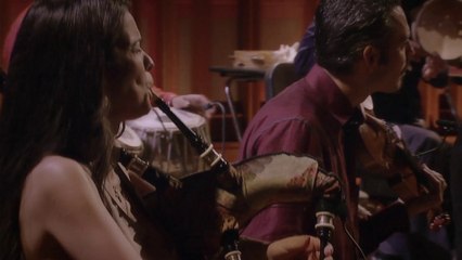 Yo-Yo Ma e i musicisti della via della seta • clip "Aeroporti"