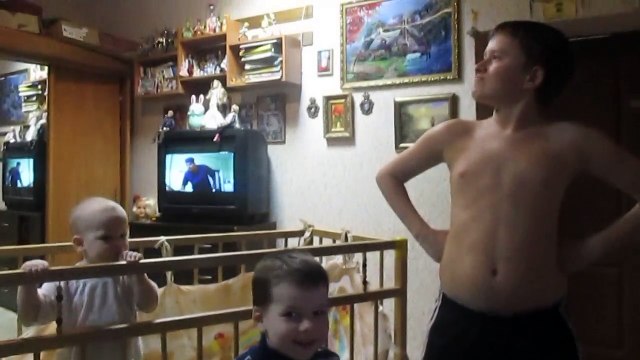 Окей Гугл! Кто круче! Парни жгут