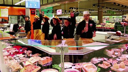 100 salariés d'un Hyper U dans un Lip Dub géant !