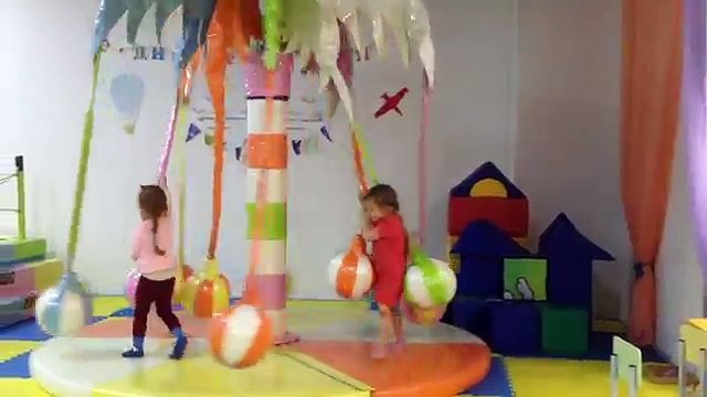 ДЕТИ ИГРАЮТ В ДОКТОРА С УКОЛАМИ ОБМОРОК ОКАЗАНИЕ ПЕРВОЙ ПОМОЩИ СПАСЕНИЕ ЖИЗНИ