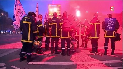 Colère : les pompiers dans la rue
