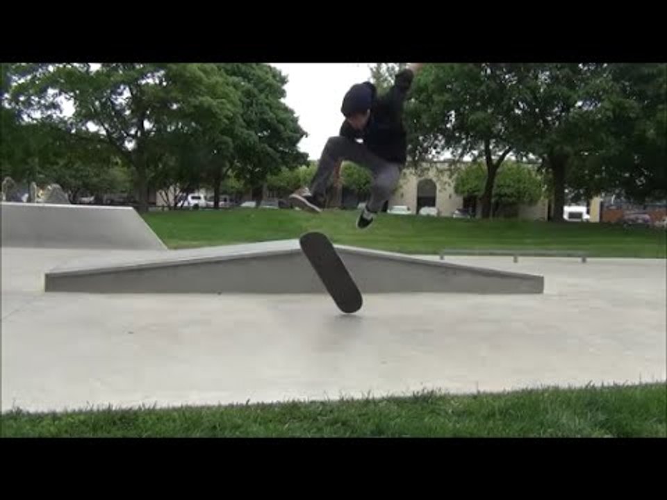 Skateboarder Pulls Off Impressive Pressure 360 Inward Heelflip