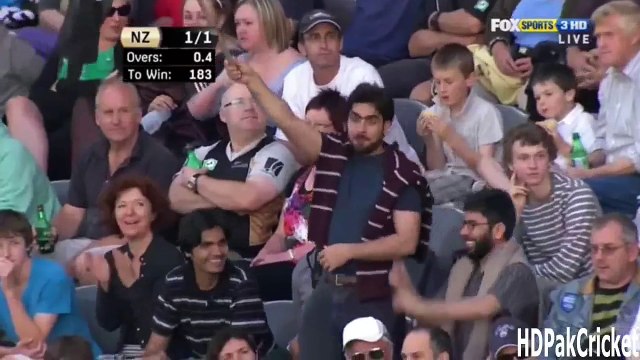 Abdul Razzaq 3 Wickets Vs New Zealand 3rd T20 2010