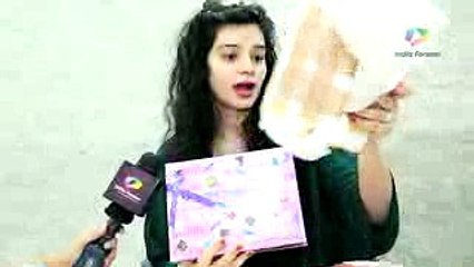 Sukirti Kandpal receives gifts from her fans