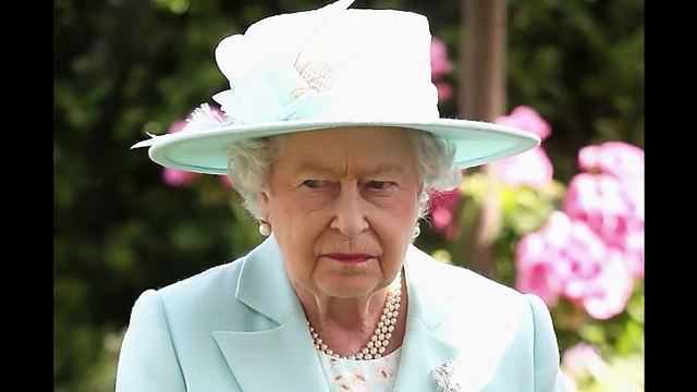 จ๊ากก!! ควีนอังกฤษจะซ่อมวัง ประชาชนให้ออกตังค์เอง 25 พย 2559