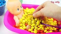 ᴴᴰ Learn Colors Baby Doll Bath Time with M&Ms Chocolate kids videos for toddlers