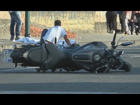 Napoli - Incidente in moto, muore il 25enne Emanuele Costanzo (24.11.16)