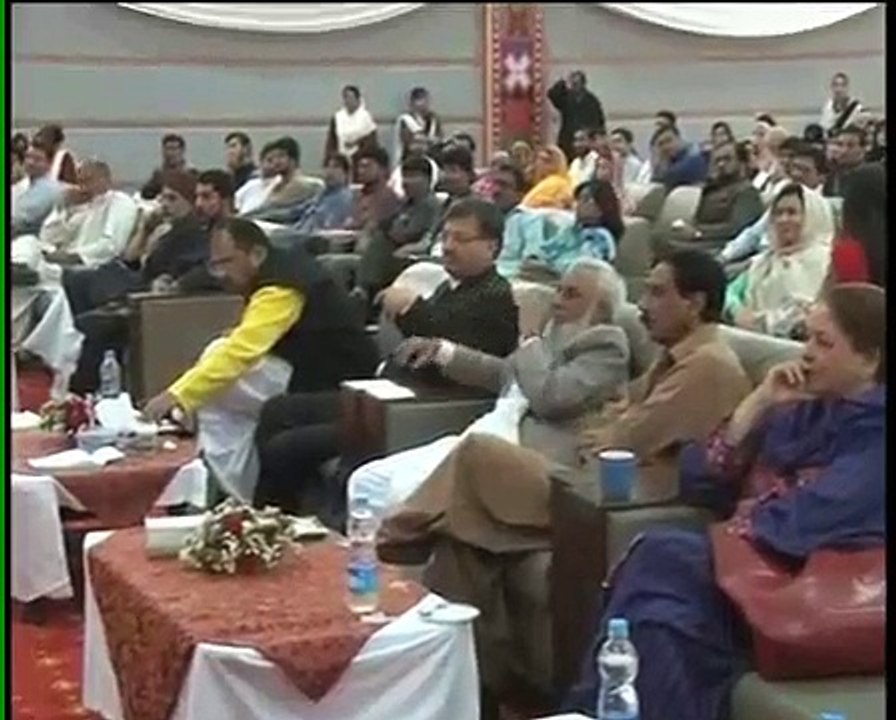 Larki Ne Hamid Mir Se Kia Sawal Ker Dia Keh Sab Ne Shor Macha Dia...