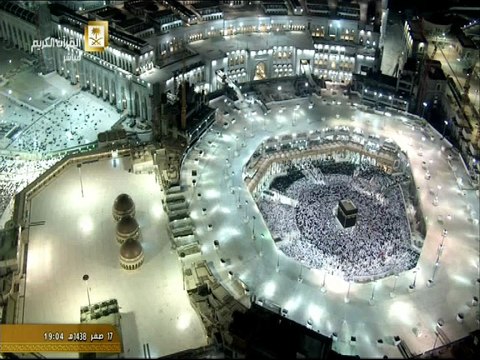 سورة العلق - القارئ أحمد محمد سلامة Al-Haramien TV