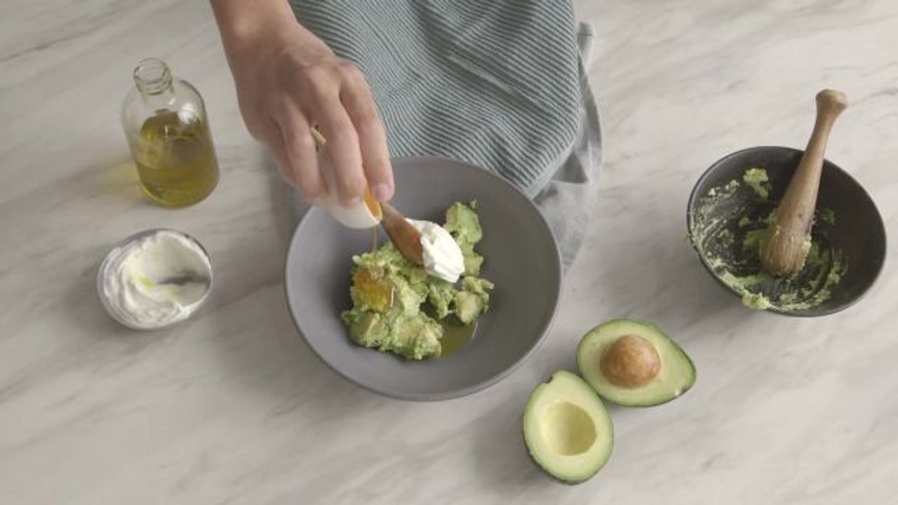 How to Make the World’s Simplest 4-Ingredient Hydrating Mask