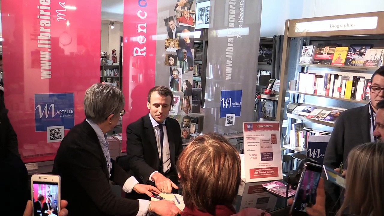 Amiens: Emmanuel Macron en dédicace chez Martelle