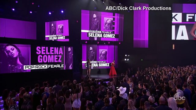Selena Gomez med rørende tale under American music awards