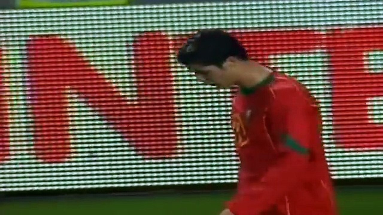 Cristiano Ronaldo Vs Russia Home (13-10-2004)