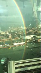 Il filme un arc-en-ciel à 360° depuis la Spinnaker Tower