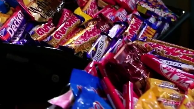Chocoholic Tries To Tell Family She Has A Problem - Freaky Eaters