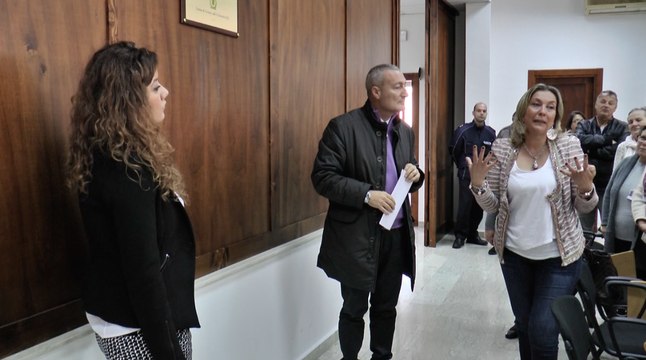 Carinaro (CE) - Giornata internazionale contro la violenza sulle donne, affissa una targa nel comune (VIDEO)