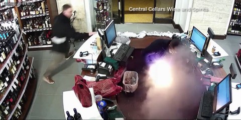 Une cigarette électronique explose dans sa poche