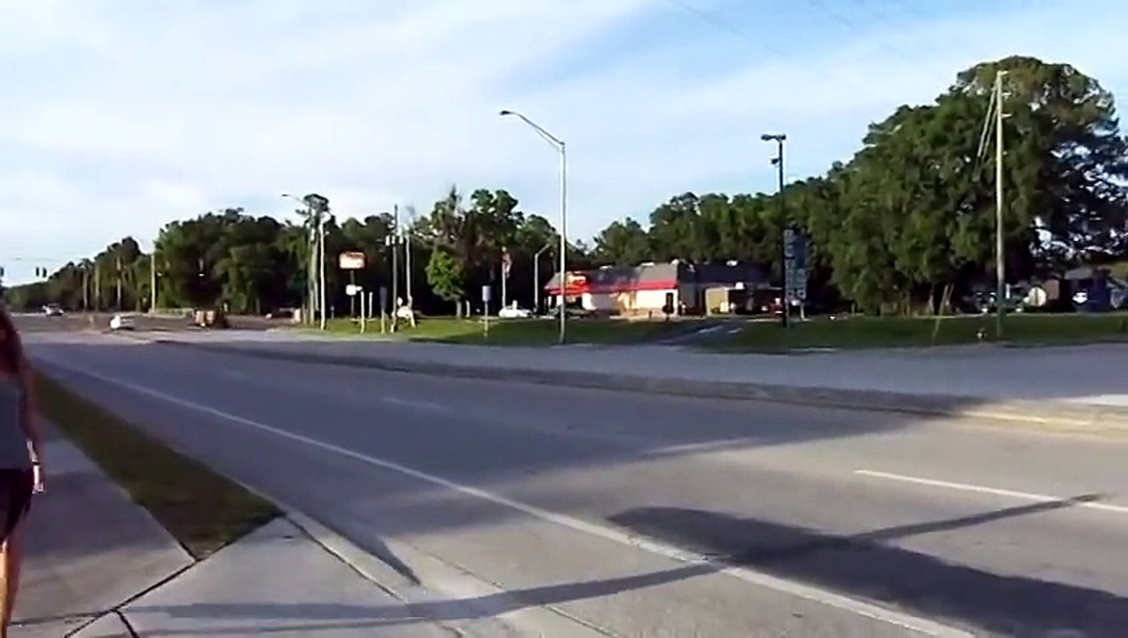 Cette fille est tarée!