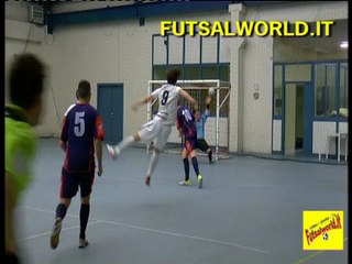 . . .GOLLLL   nel "7" di  William Cellana (Milano C5)