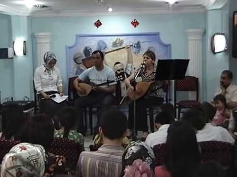 EZGİ KÜLTÜR VE SANAT MERKEZİNDE KIVIRCIK ALİ VE ÖĞRENCİLERİN VERDİĞİ RESİTAL - YouTube