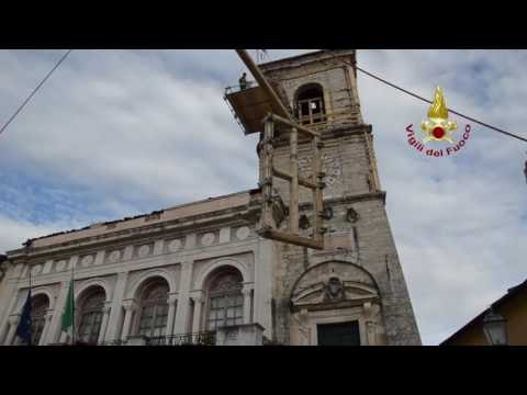 Norcia - Terremoto. Finestre Torre Civica (24.11.16)